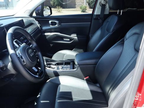 Used 2022 Kia Sorento S FWD image 19