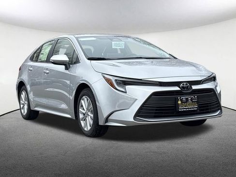 New 2026 Toyota Corolla XLE FWD image 2