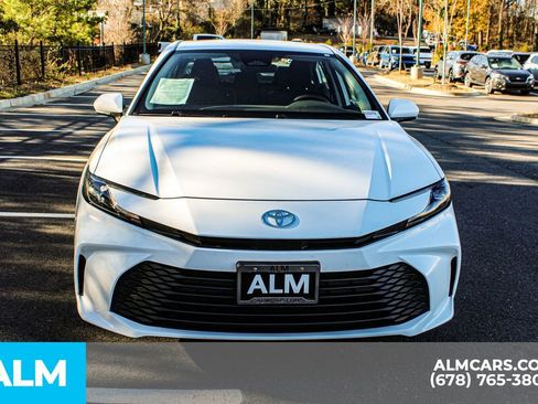 Used 2025 Toyota Camry LE image 10