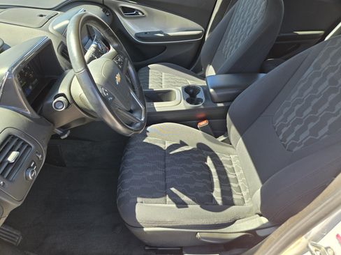 Used 2015 Chevrolet Volt FWD image 10
