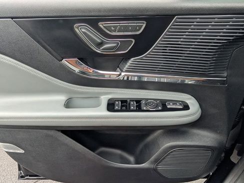 Used 2020 Lincoln Corsair FWD w/ Rear Removable Package Tray image 41