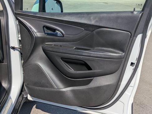 Used 2021 Buick Encore Preferred w/ Safety Package image 27