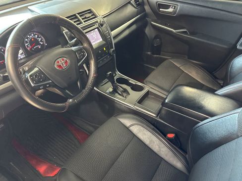 Used 2016 Toyota Camry SE FWD image 14