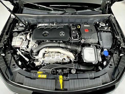 New 2025 Mercedes-Benz GLB 250 image 10