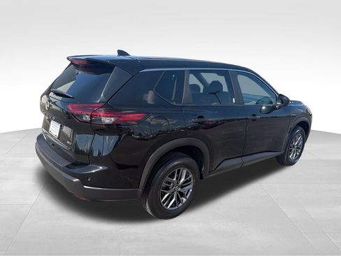 Used 2024 Nissan Rogue S AWD/4WD image 5