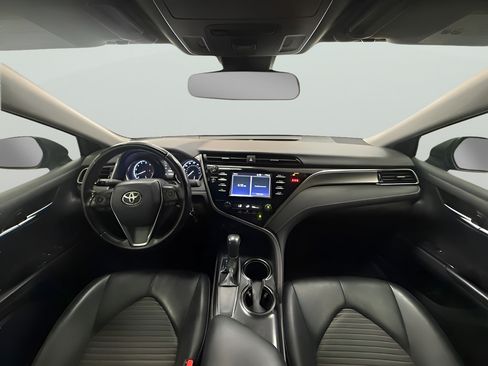 Used 2019 Toyota Camry SE FWD image 16
