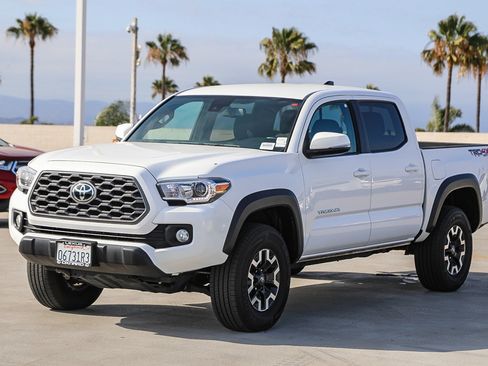 Used 2023 Toyota Tacoma TRD Off-Road AWD/4WD image 3
