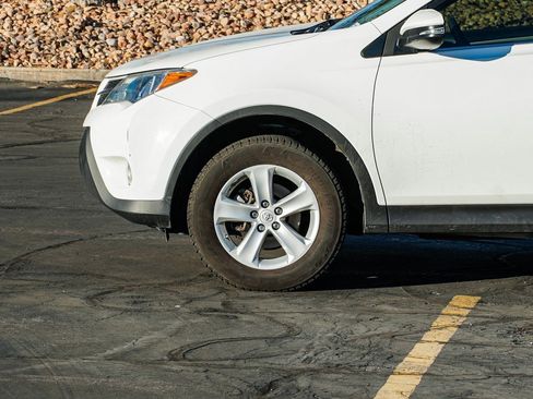 Used 2014 Toyota RAV4 XLE image 8