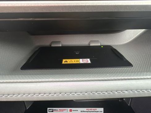 Used 2025 Toyota Highlander XLE FWD image 21