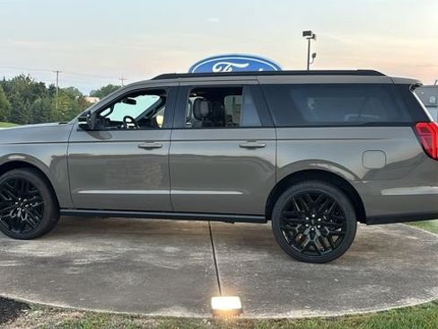 New 2027 Ford Expedition Max Platinum w/ Stealth Performance Package AWD/4WD image 4