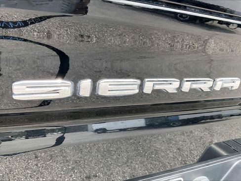 Used 2020 GMC Sierra 1500 SLT RWD image 10