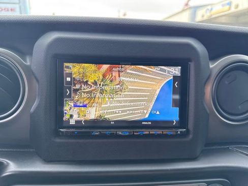 Used 2018 Jeep Wrangler Unlimited Sport S image 24