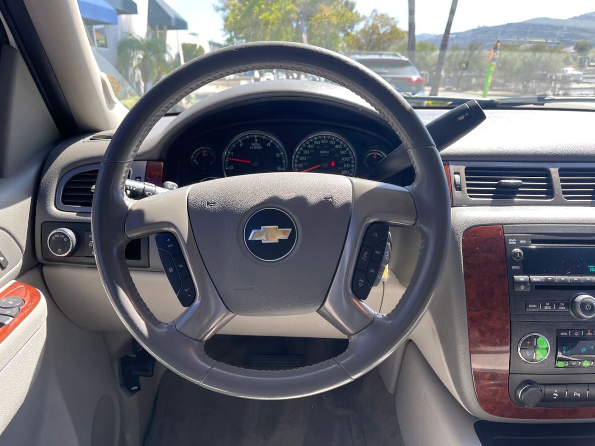 Used 2014 Chevrolet Tahoe LT RWD image 12