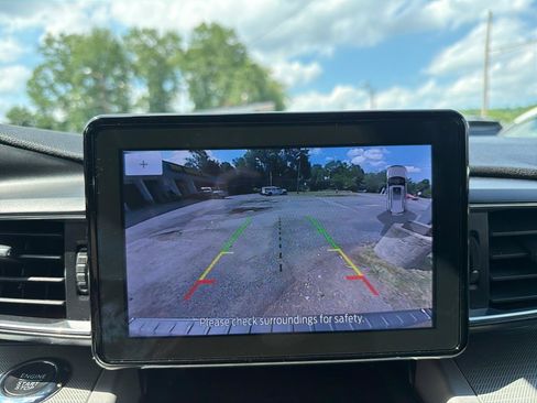Used 2023 Ford Explorer XLT w/ Equipment Group 202A AWD/4WD image 29