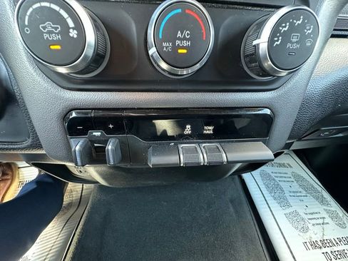 Used 2020 RAM 1500 Big Horn AWD/4WD image 26