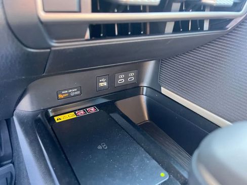 Used 2026 Toyota Camry Hybrid image 21