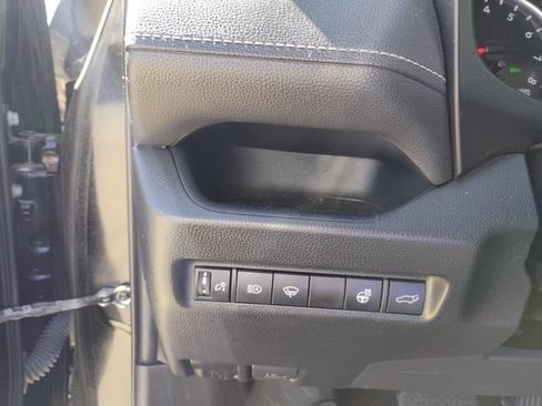 Used 2021 Toyota RAV4 XLE Premium image 15