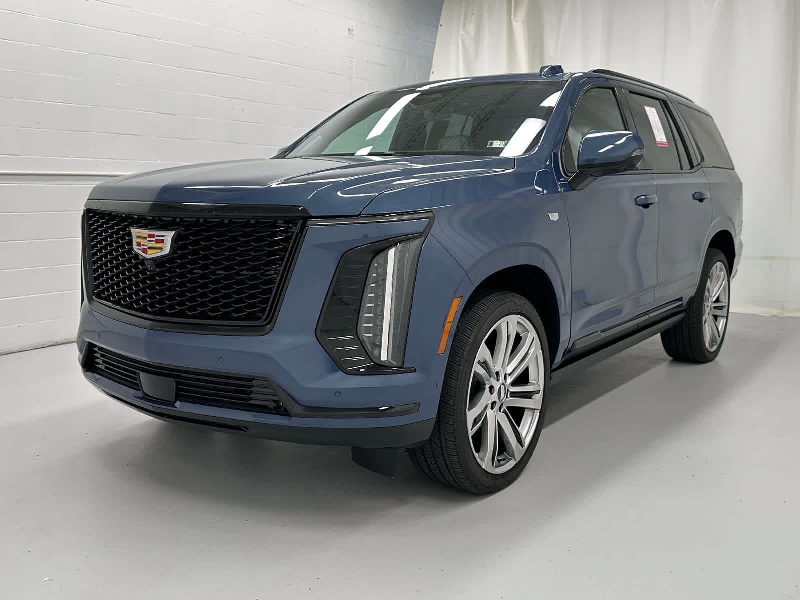 Used 2026 Cadillac Escalade Platinum Sport AWD/4WD image 4