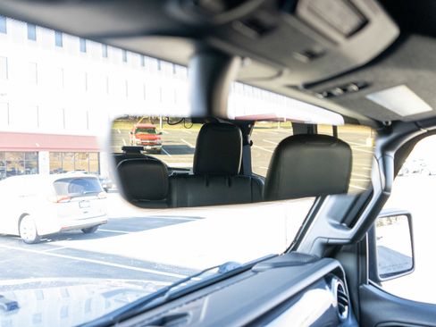 Used 2023 Jeep Wrangler Unlimited Sahara image 23