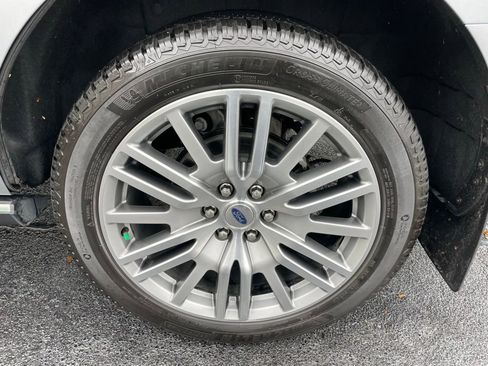 Used 2022 Ford Expedition Limited image 46