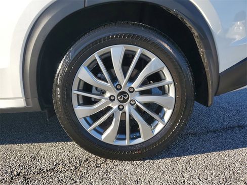 Used 2025 INFINITI QX50 Luxe image 12