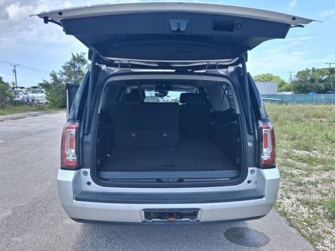 Used 2017 GMC Yukon XL SLT w/ Open Road Package RWD image 24