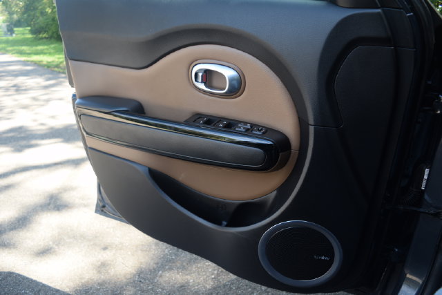 Used 2016 Kia Soul + w/ Audio Package FWD image 19