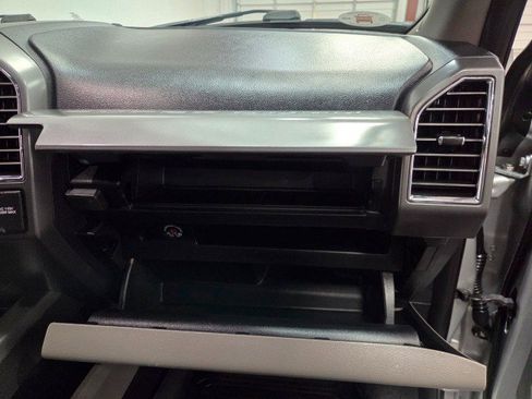 Used 2017 Ford F250 XLT w/ XLT Value Package image 40