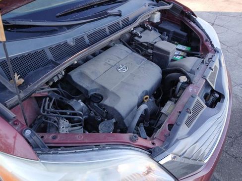 Used 2012 Toyota Sienna XLE image 16