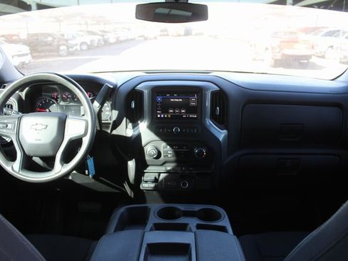 Used 2022 Chevrolet Silverado 2500 Custom w/ Custom Convenience Package image 17