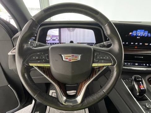 Used 2022 Cadillac Escalade ESV Premium Luxury image 38