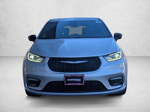 New 2026 Chrysler Pacifica Select image 5