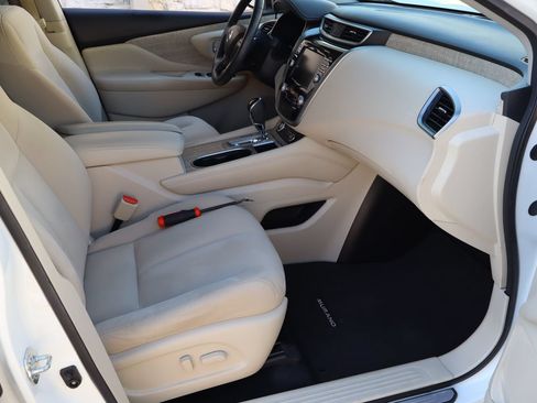 Used 2019 Nissan Murano SV FWD image 16