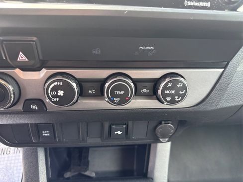 Used 2020 Toyota Tacoma SR AWD/4WD image 31