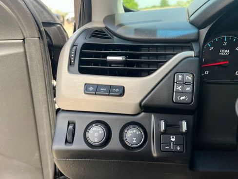 Used 2019 GMC Yukon Denali w/ Denali Ultimate Black Edition AWD/4WD image 25
