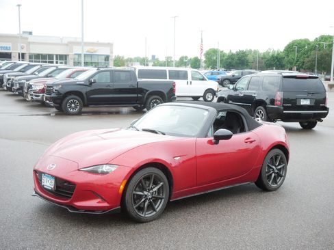 Used 2016 MAZDA MX-5 Miata Club RWD image 3