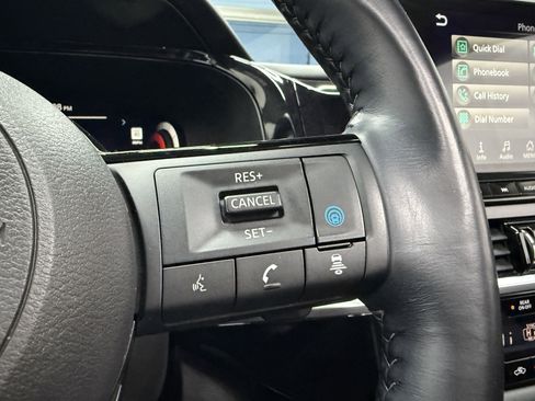 Used 2022 Nissan Pathfinder Platinum image 17