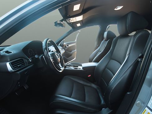 Used 2018 Honda Accord Sport image 10