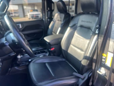 Used 2022 Jeep Wrangler Unlimited Sahara AWD/4WD image 32