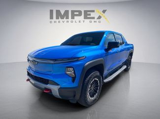 Used 2026 Chevrolet Silverado EV Trail Boss AWD/4WD video 1