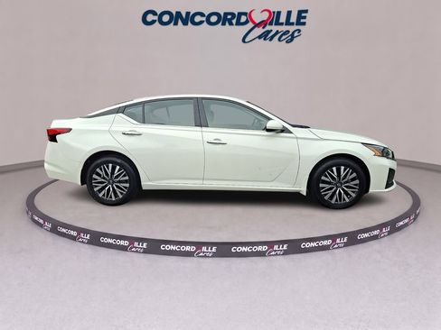 Certified 2023 Nissan Altima 2.5 SV AWD/4WD image 8
