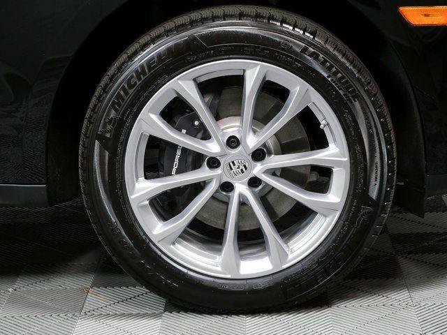 Certified 2026 Porsche Macan AWD/4WD image 39