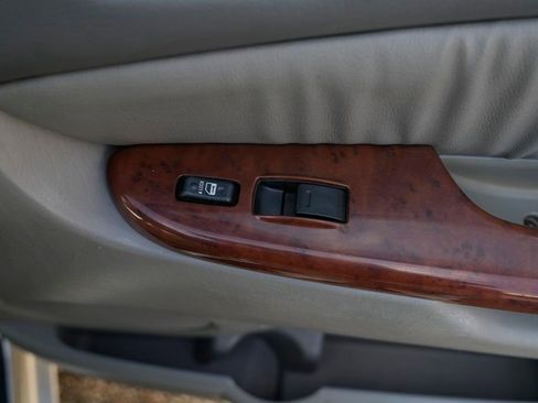 Used 2005 Toyota Sienna XLE image 26