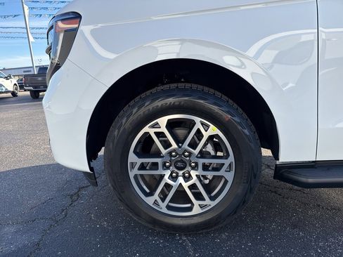 New 2026 Ford Expedition Active image 30