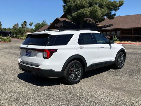 New 2026 Ford Explorer ST-Line w/ ST-Line Street Pack image 6
