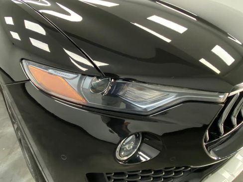 Used 2018 Maserati Levante GranLusso image 10