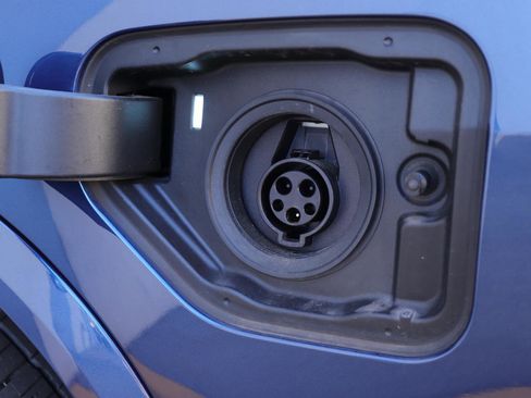 Used 2022 BMW X5 xDrive45e w/ M Sport Package image 12