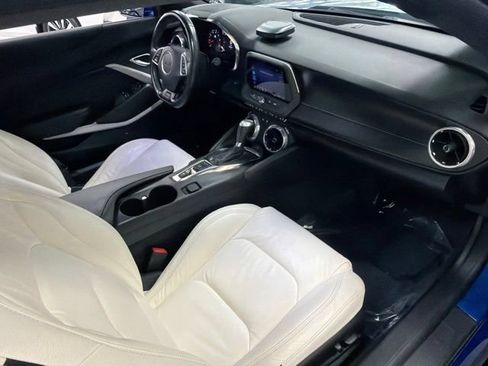 Used 2020 Chevrolet Camaro SS RWD image 10