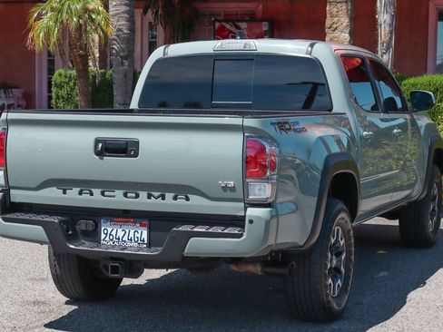 Used 2023 Toyota Tacoma TRD Off-Road w/ Technology Package RWD image 10