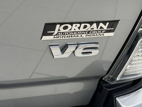 Used 2023 Toyota Tacoma Limited image 39